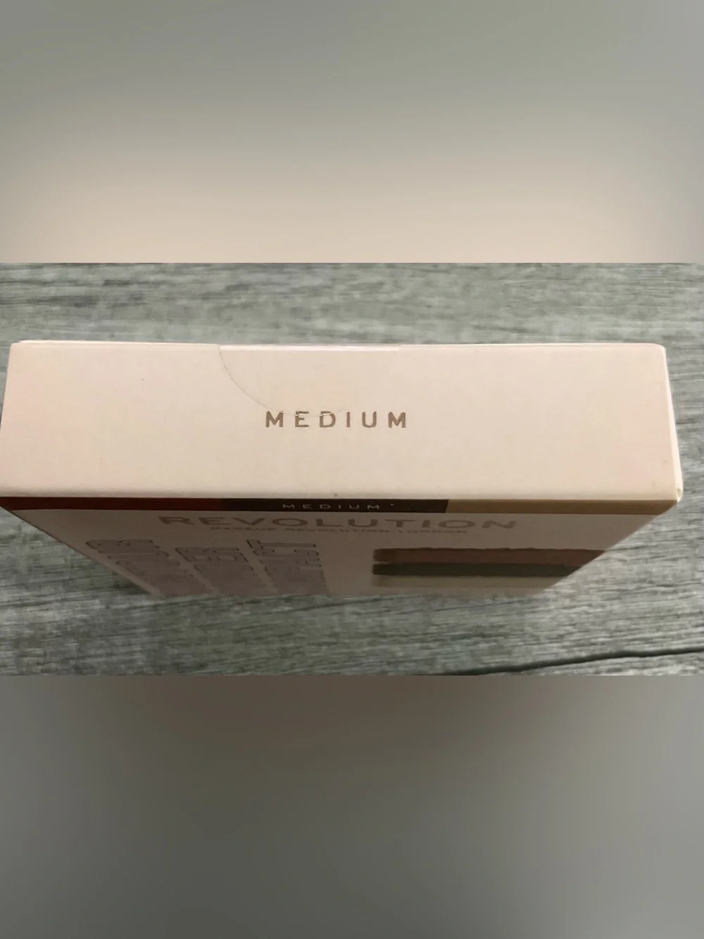 New Makeup Revolution London Contour Powder Compact Palette - Medium